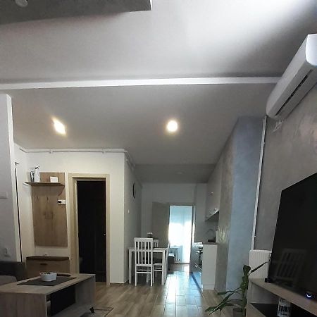 Apartman Una 스렘스키카를로브치 외부 사진