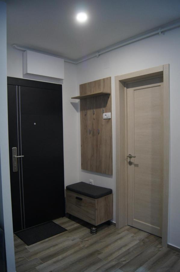 Apartman Una 스렘스키카를로브치 외부 사진