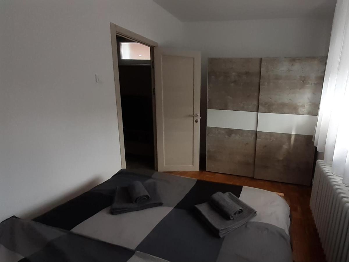 Apartman Una 스렘스키카를로브치 외부 사진